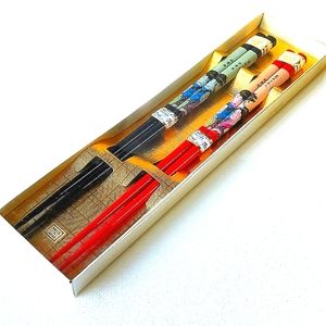 Geisha Girl Laquered Set of 2 Pairs of Vintage Retro Chopstics Made in Japan